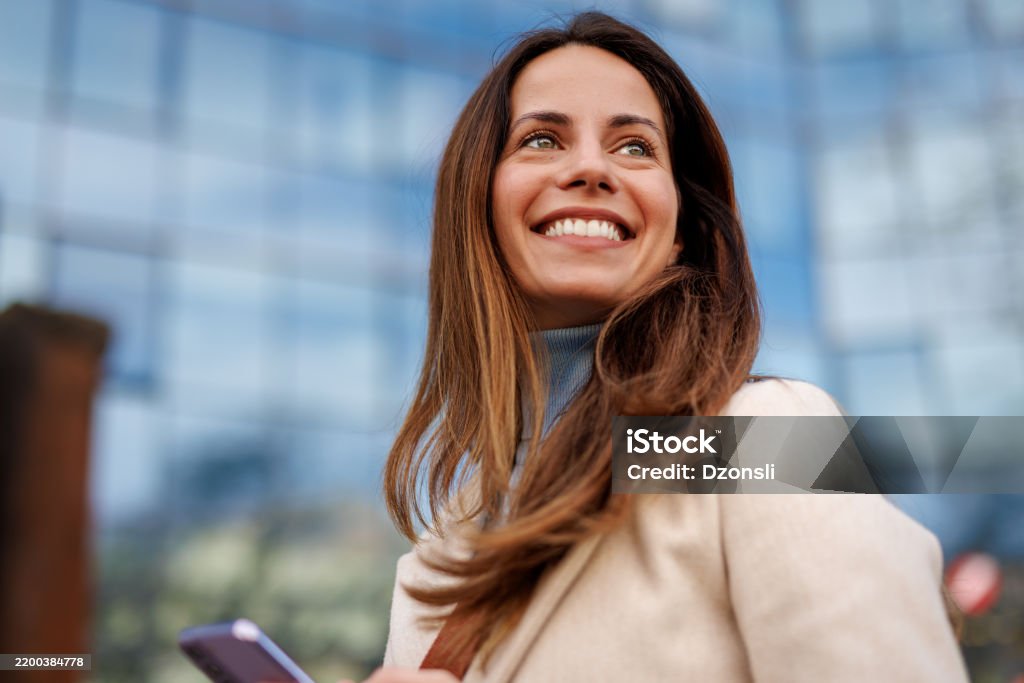 Business professional using NEXREACH financial services
